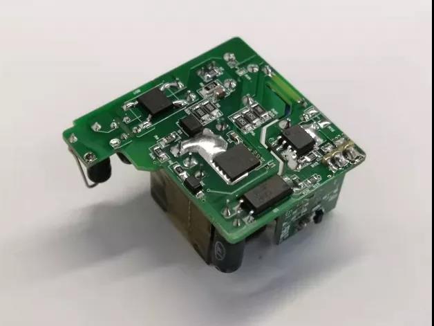 环球半导体30W PD快充电源单芯片集成化方案 环球半导体30W PD快充电源单芯片集成化方案
